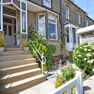 westfield-house-characterful-7-bedroom-townhouse.yorkshirehotels.net/