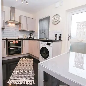 rw25-cossy-2-bed-guest-house-sa1-great-location.cardiffhotelswales.com/